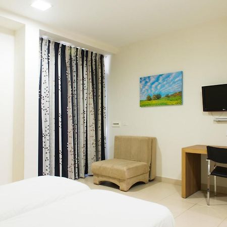Hi - Poriya Hostel Poriyya Eksteriør billede
